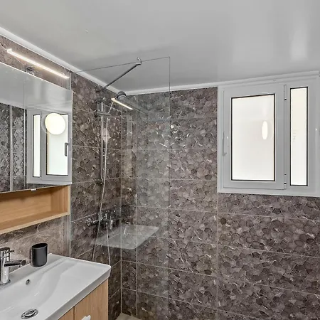 Cozy Ionias Near Metro Station Apartment