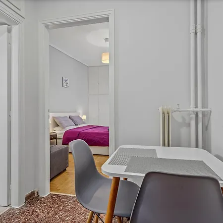 Cozy Ionias Near Metro Station Apartment